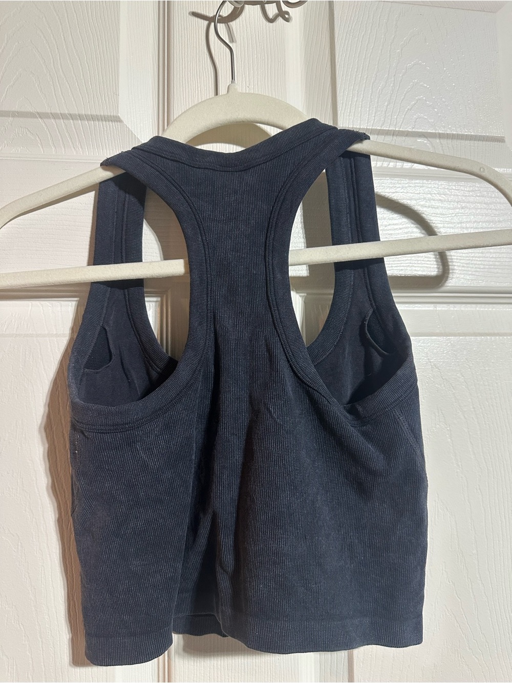 Black Ribbed Crop Tank - Picture 4 of 6